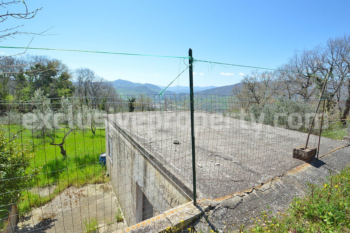 Spacious house with panoramic view of the valley for sale in Italy