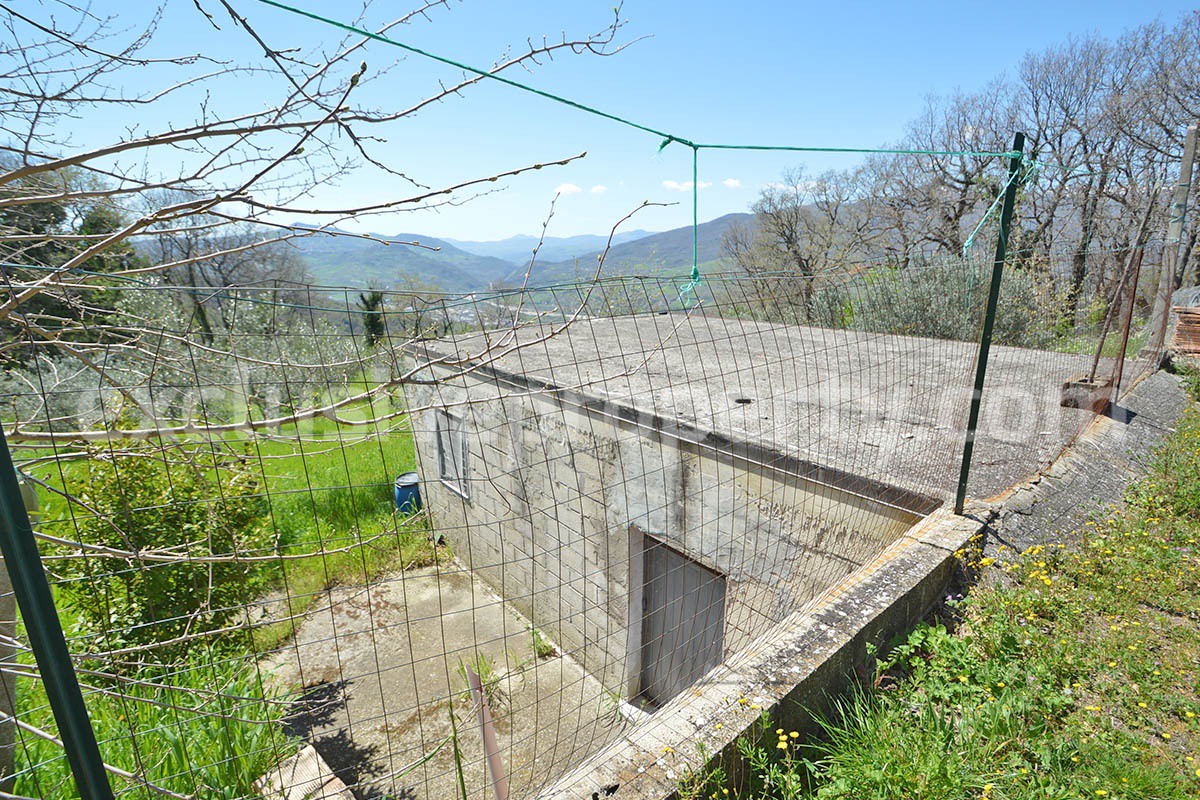 Spacious house with panoramic view of the valley for sale in Italy
