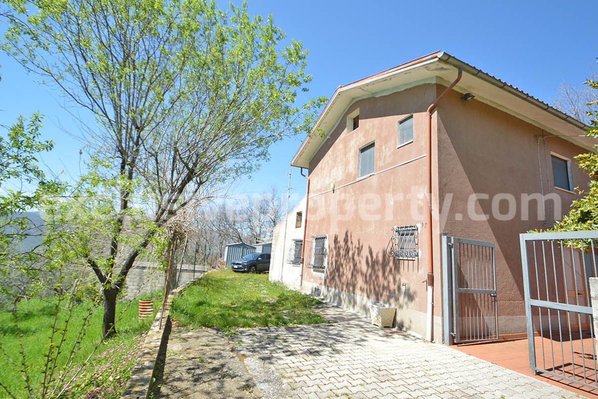 Spacious house with panoramic view of the valley for sale in Italy