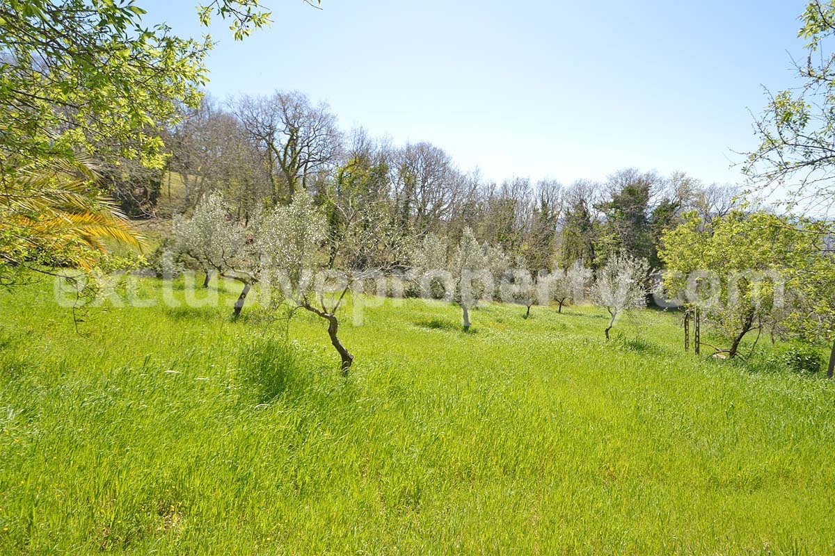 Spacious house with panoramic view of the valley for sale in Italy