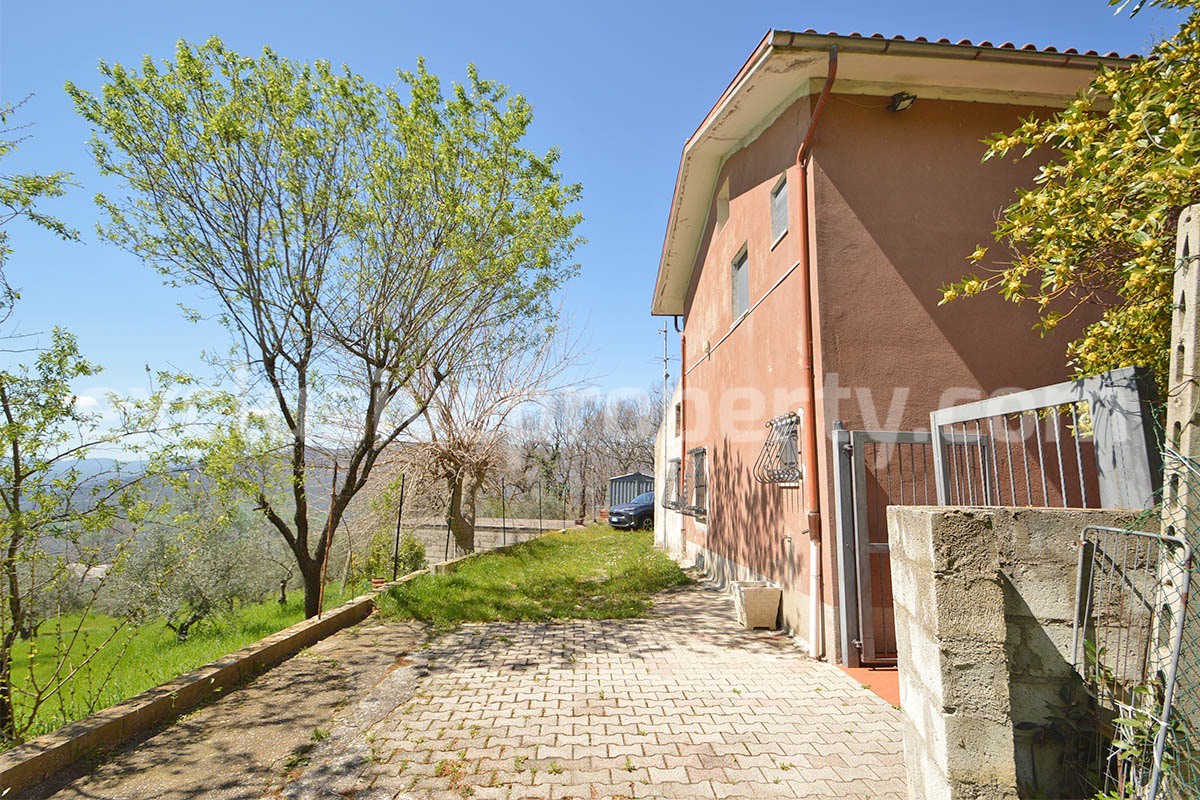 Spacious house with panoramic view of the valley for sale in Italy