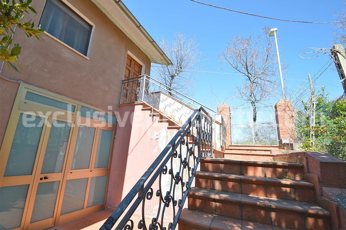 Spacious house with panoramic view of the valley for sale in Italy