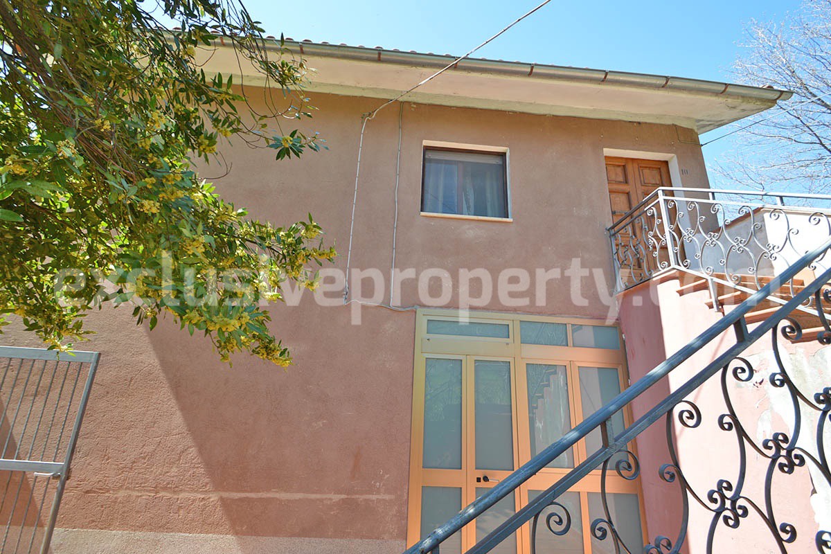 Spacious house with panoramic view of the valley for sale in Italy