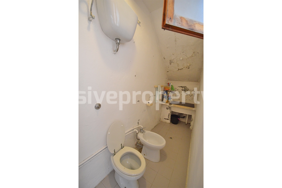 Spacious house with panoramic view of the valley for sale in Italy