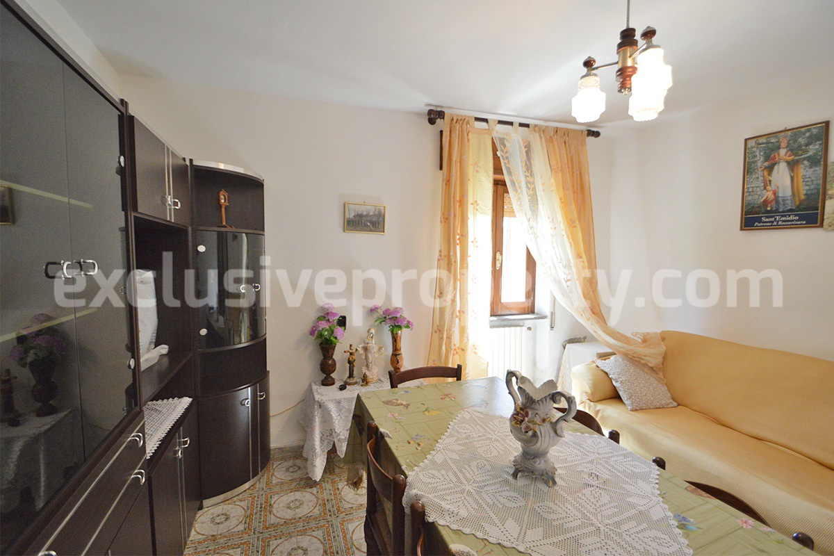 Spacious house with panoramic view of the valley for sale in Italy