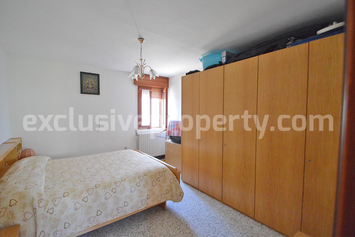 Spacious house with panoramic view of the valley for sale in Italy