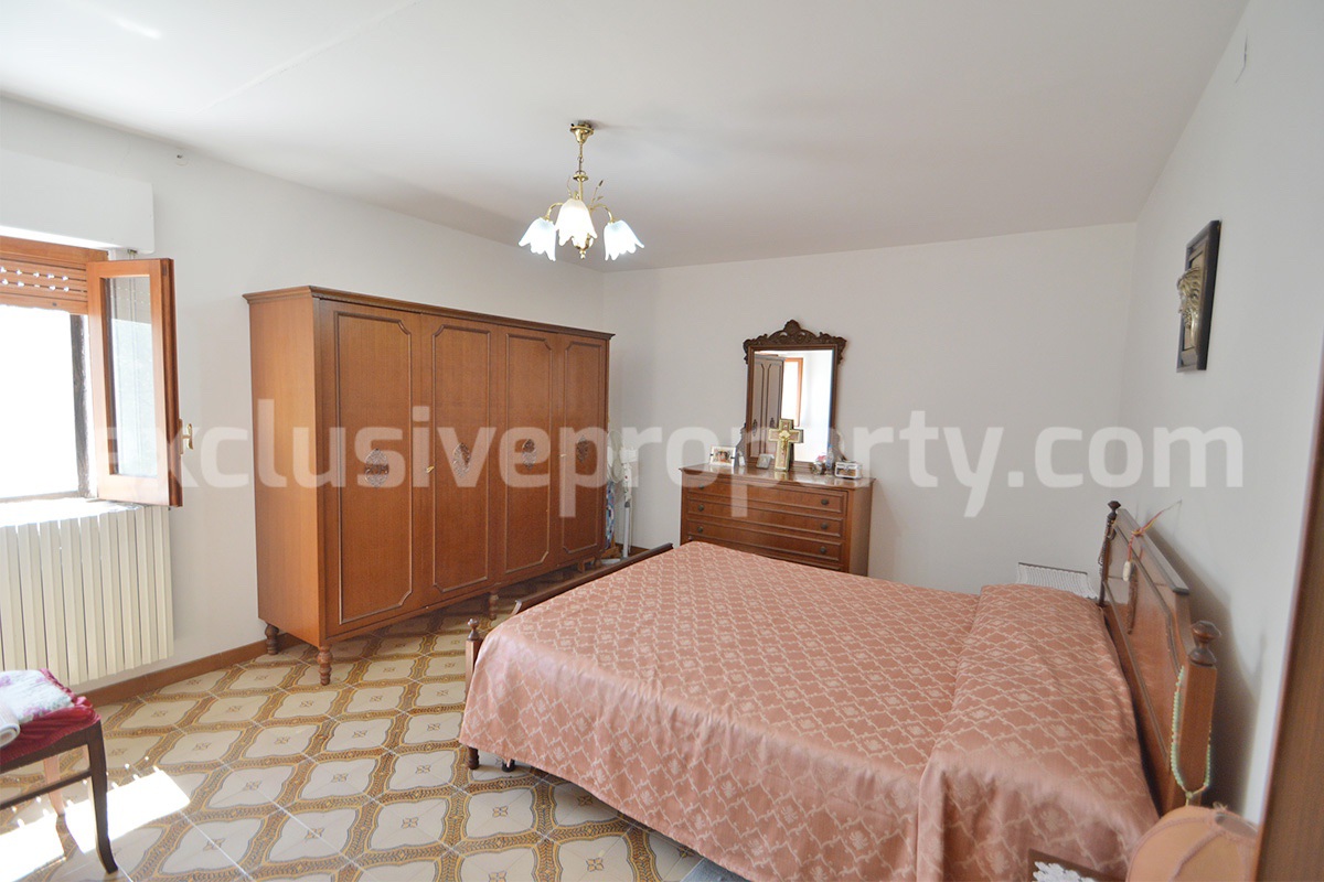 Spacious house with panoramic view of the valley for sale in Italy