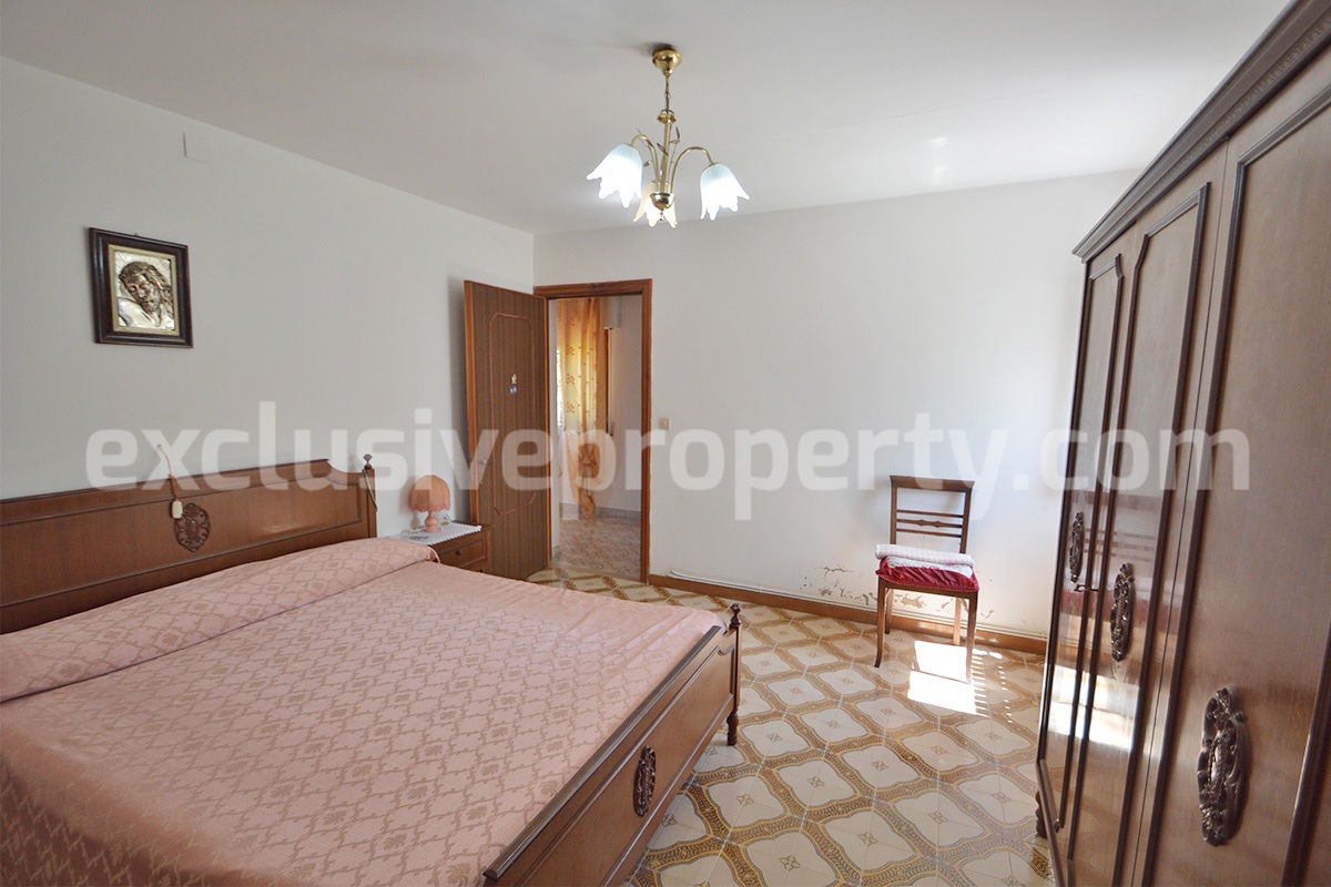 Spacious house with panoramic view of the valley for sale in Italy