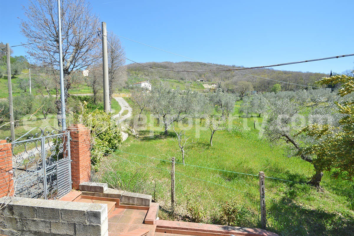 Spacious house with panoramic view of the valley for sale in Italy