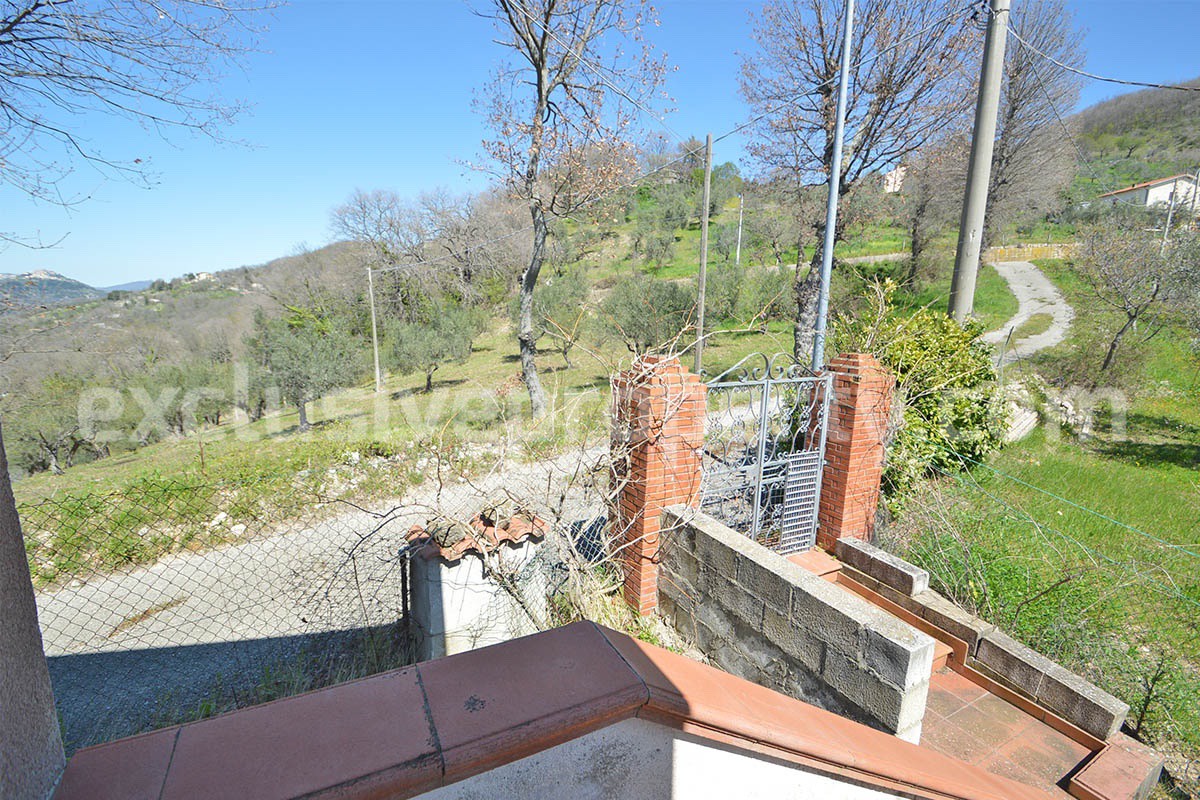 Spacious house with panoramic view of the valley for sale in Italy