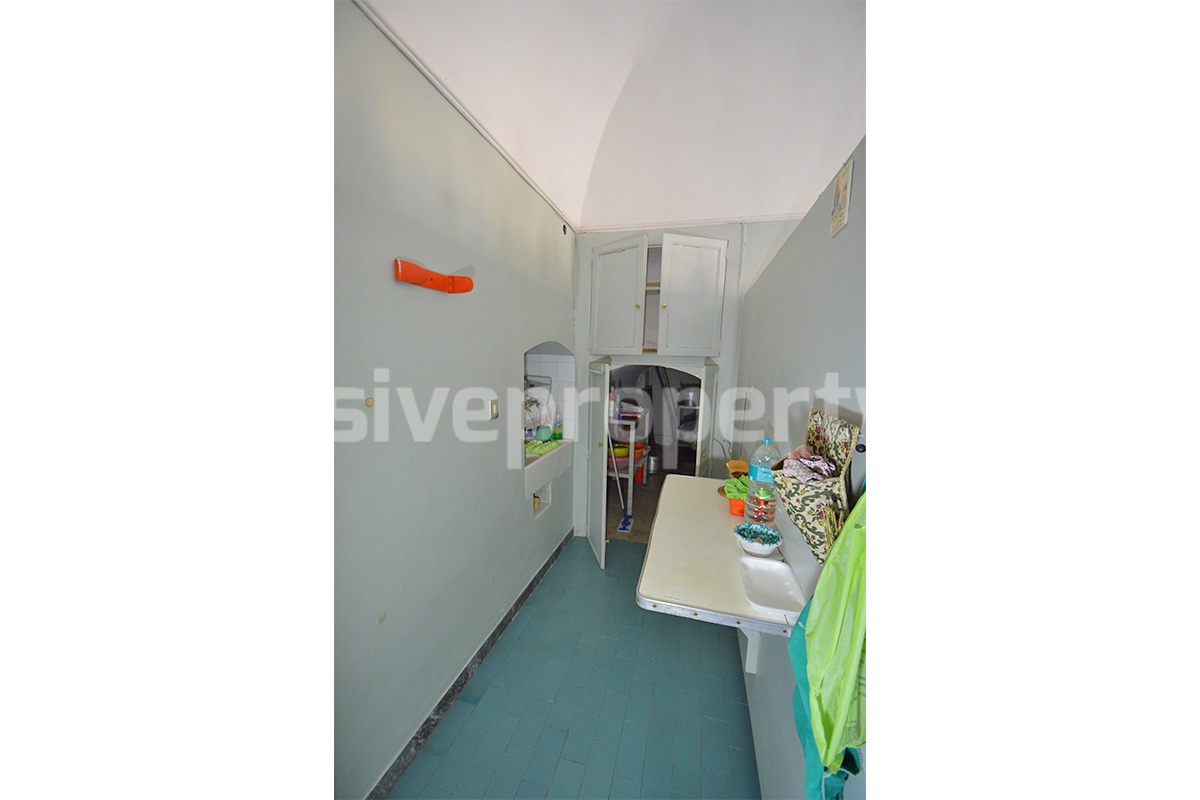 Characteristic and spacious house built in stone for sale in Italy