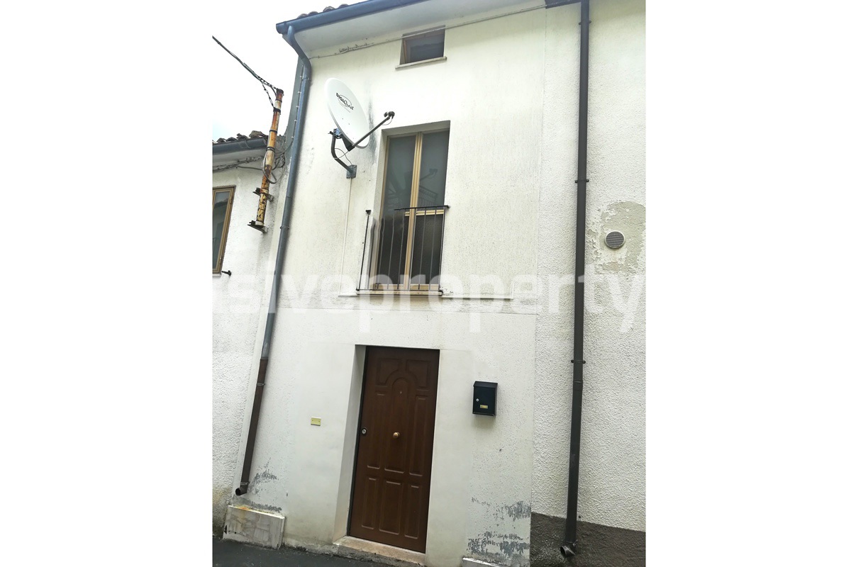 Renovated house with two bedrooms and cellar for sale in Italy