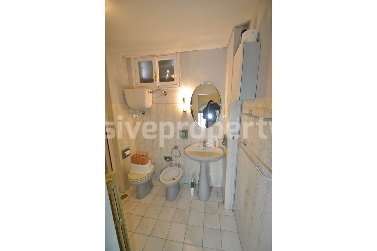 Characteristic and spacious house built in stone for sale in Italy