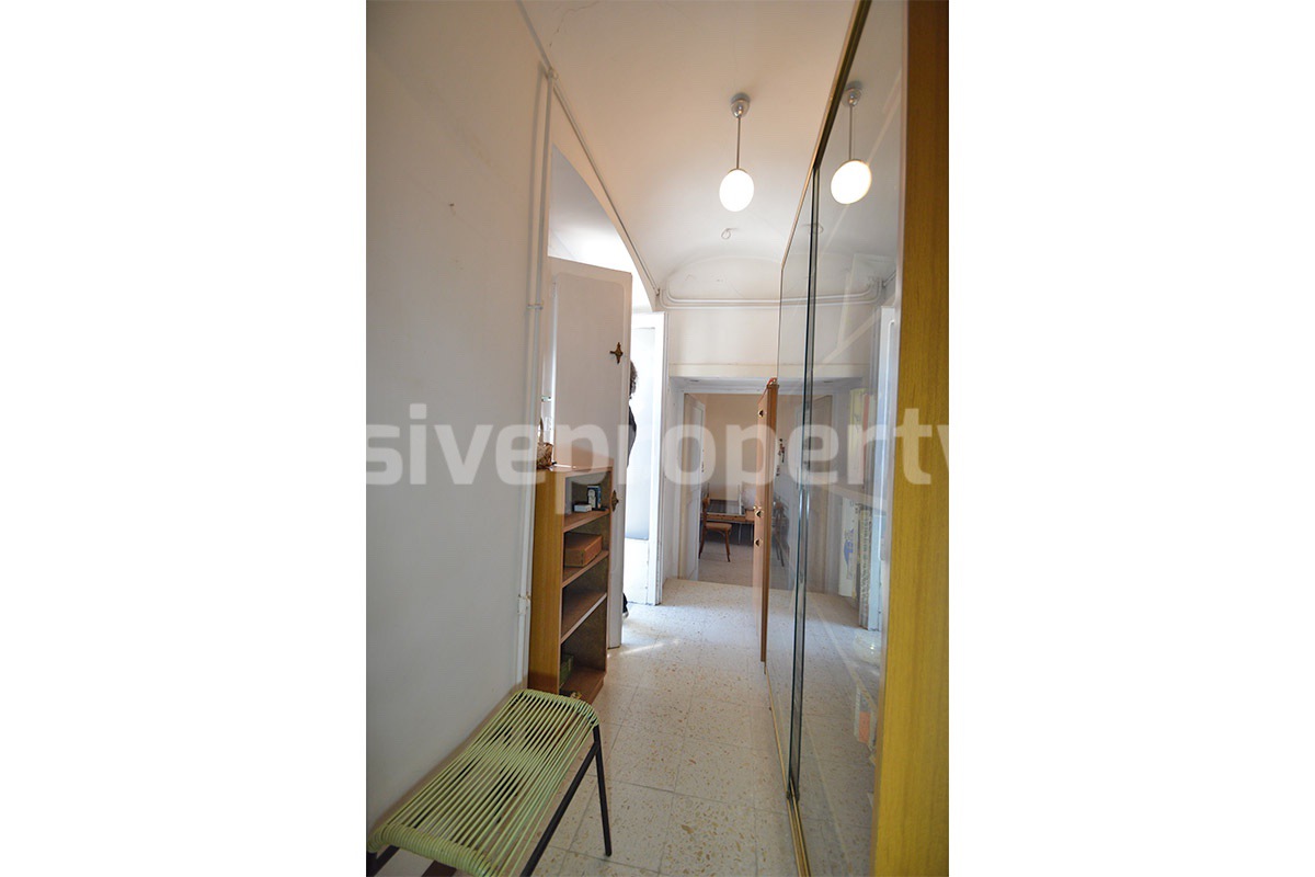 Characteristic and spacious house built in stone for sale in Italy