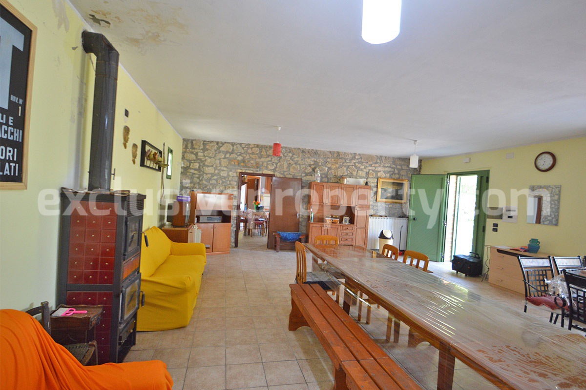 Country House with Large Land - Walnut Trees and Second Building for Sale in Molise