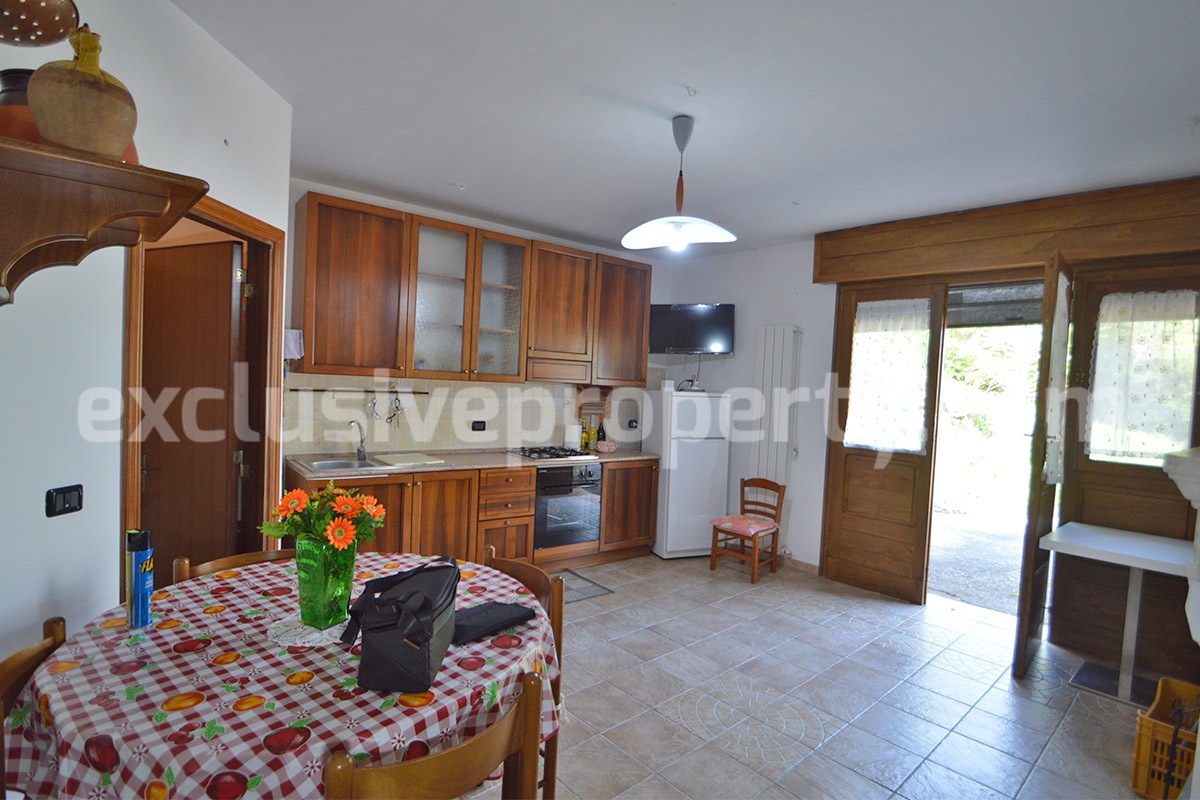 Country House with Large Land - Walnut Trees and Second Building for Sale in Molise