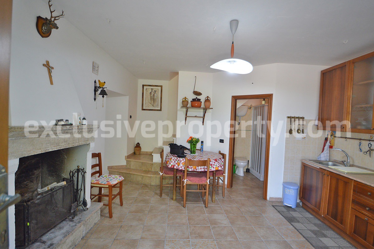Country House with Large Land - Walnut Trees and Second Building for Sale in Molise