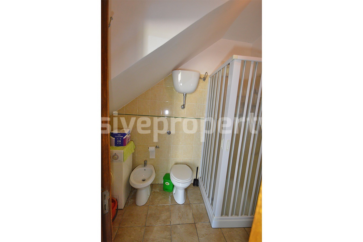 Country House with Large Land - Walnut Trees and Second Building for Sale in Molise