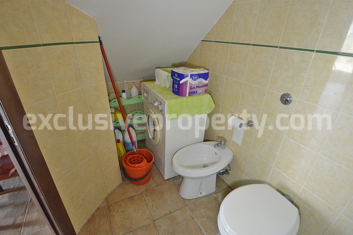 Country House with Large Land - Walnut Trees and Second Building for Sale in Molise