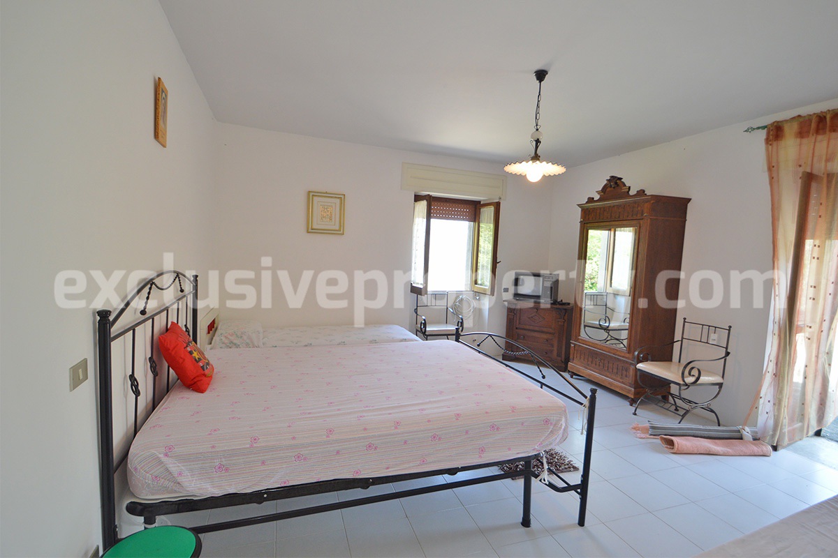 Country House with Large Land - Walnut Trees and Second Building for Sale in Molise