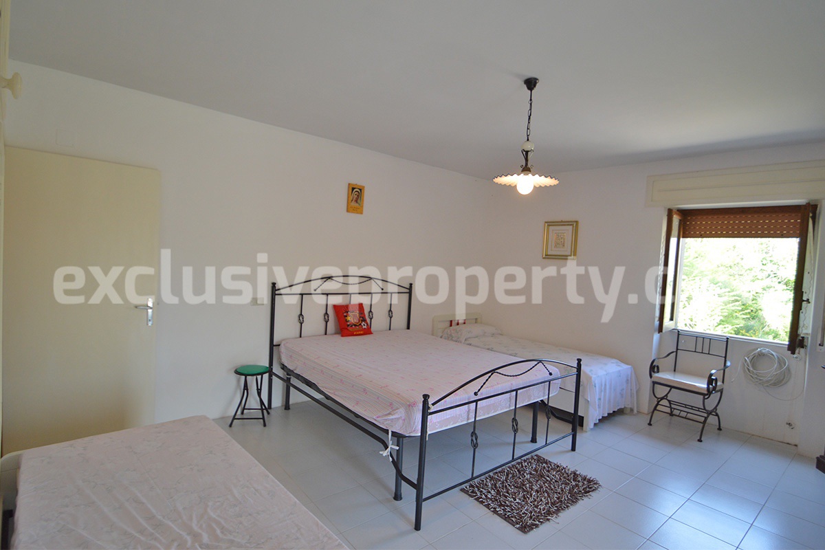 Country House with Large Land - Walnut Trees and Second Building for Sale in Molise