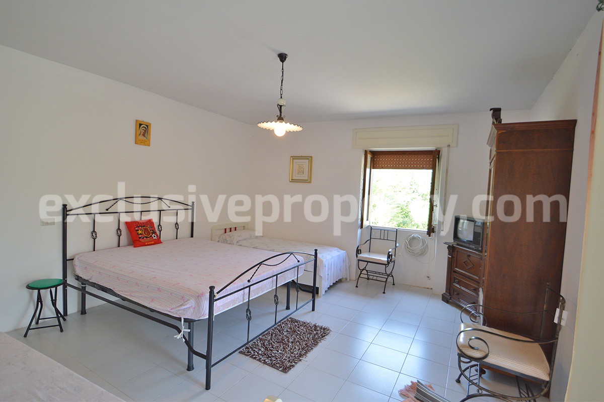 Country House with Large Land - Walnut Trees and Second Building for Sale in Molise