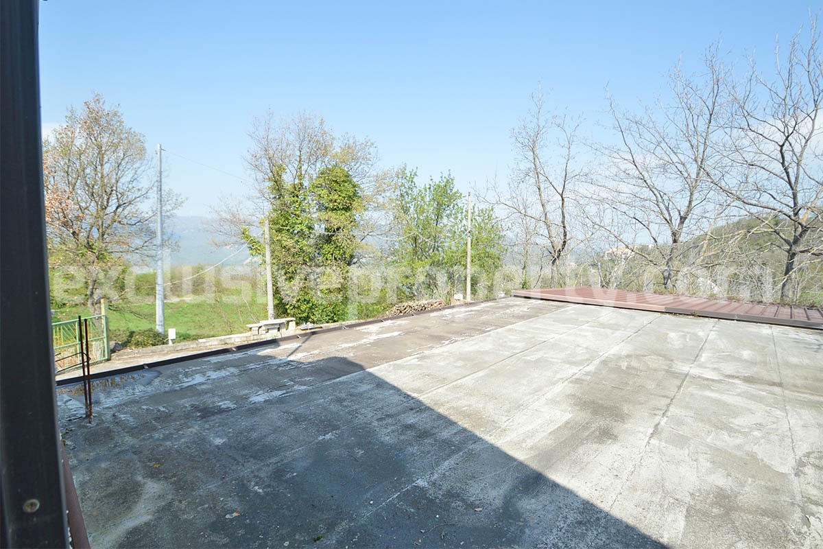 Country House with Large Land - Walnut Trees and Second Building for Sale in Molise