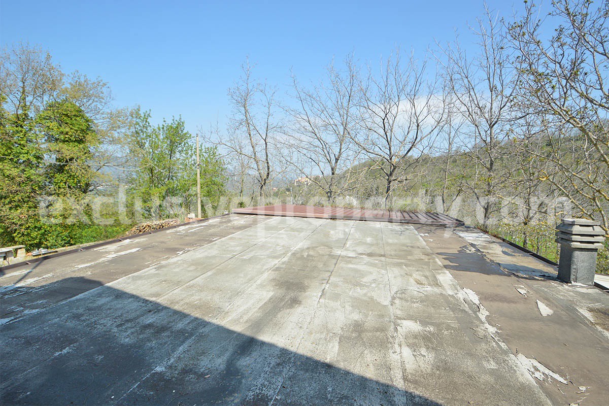 Country House with Large Land - Walnut Trees and Second Building for Sale in Molise