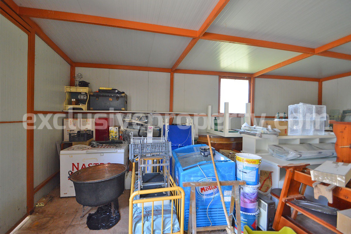 Country House with Large Land - Walnut Trees and Second Building for Sale in Molise