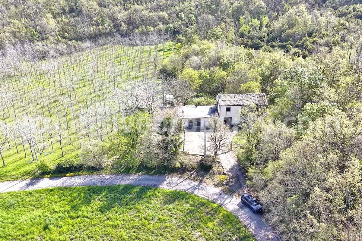 Country House with Large Land - Walnut Trees and Second Building for Sale in Molise