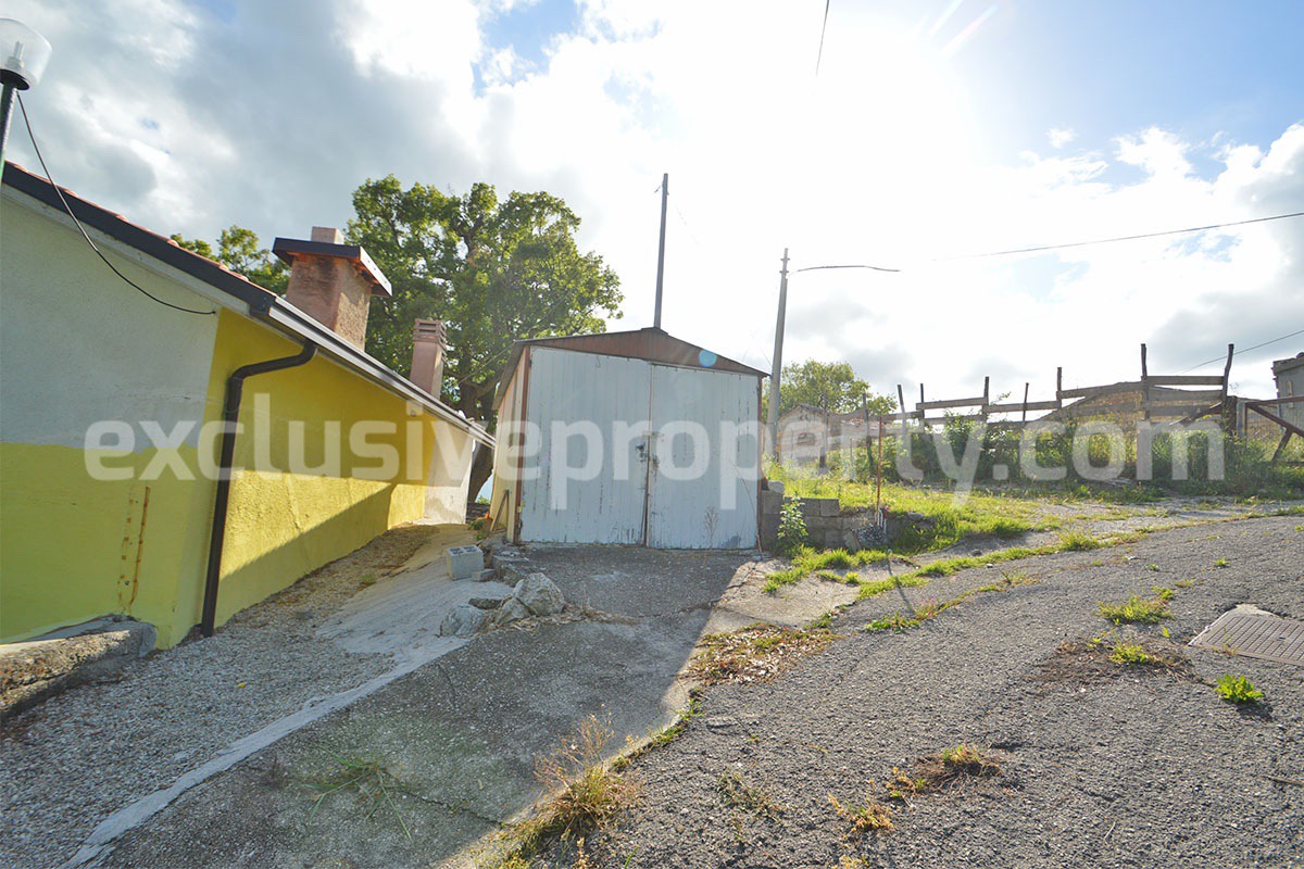 Renovated Countryside House with Garage and Panoramic Views for Sale in Schiavi di Abruzzo - Italy