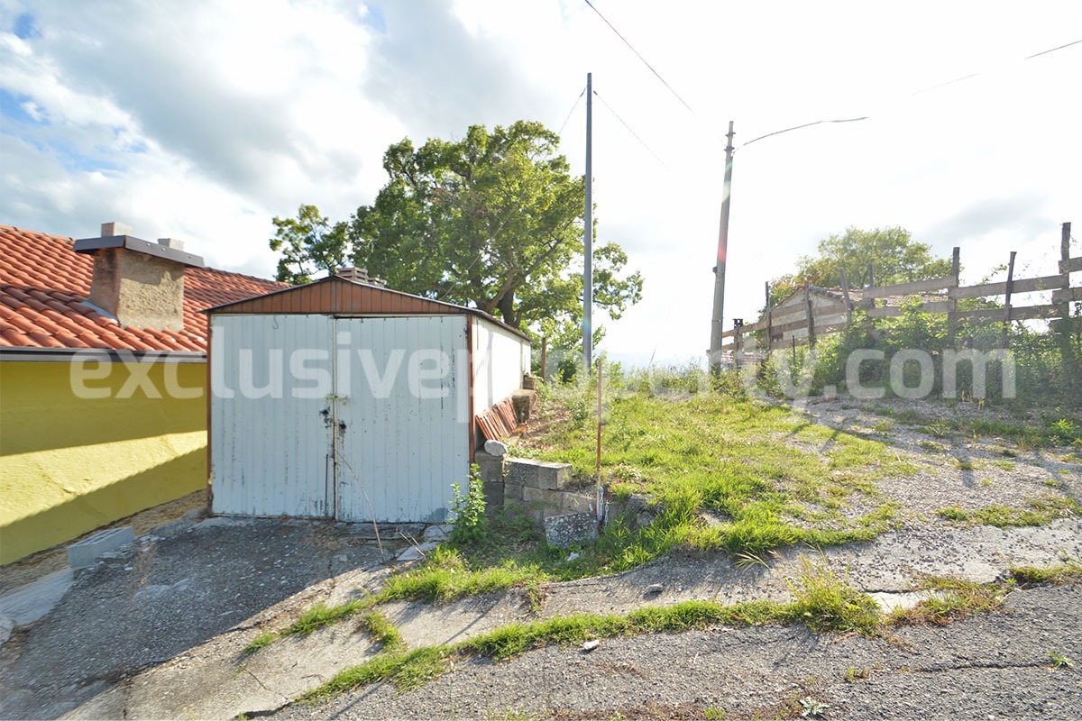 Renovated Countryside House with Garage and Panoramic Views for Sale in Schiavi di Abruzzo - Italy