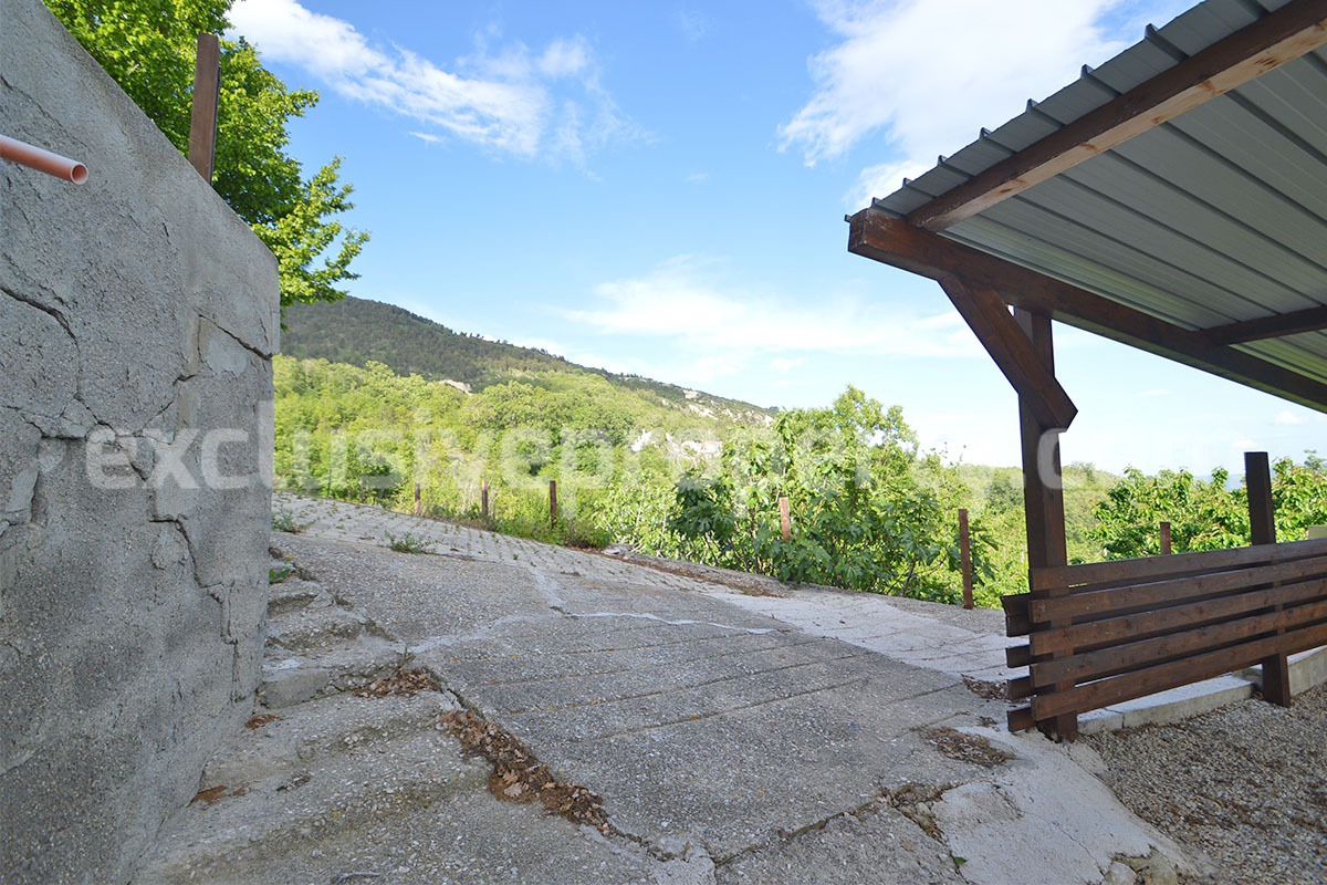 Renovated Countryside House with Garage and Panoramic Views for Sale in Schiavi di Abruzzo - Italy