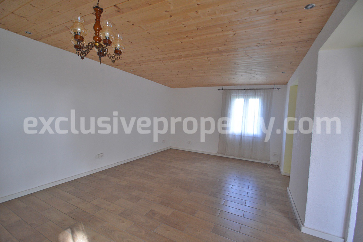 Renovated Countryside House with Garage and Panoramic Views for Sale in Schiavi di Abruzzo - Italy