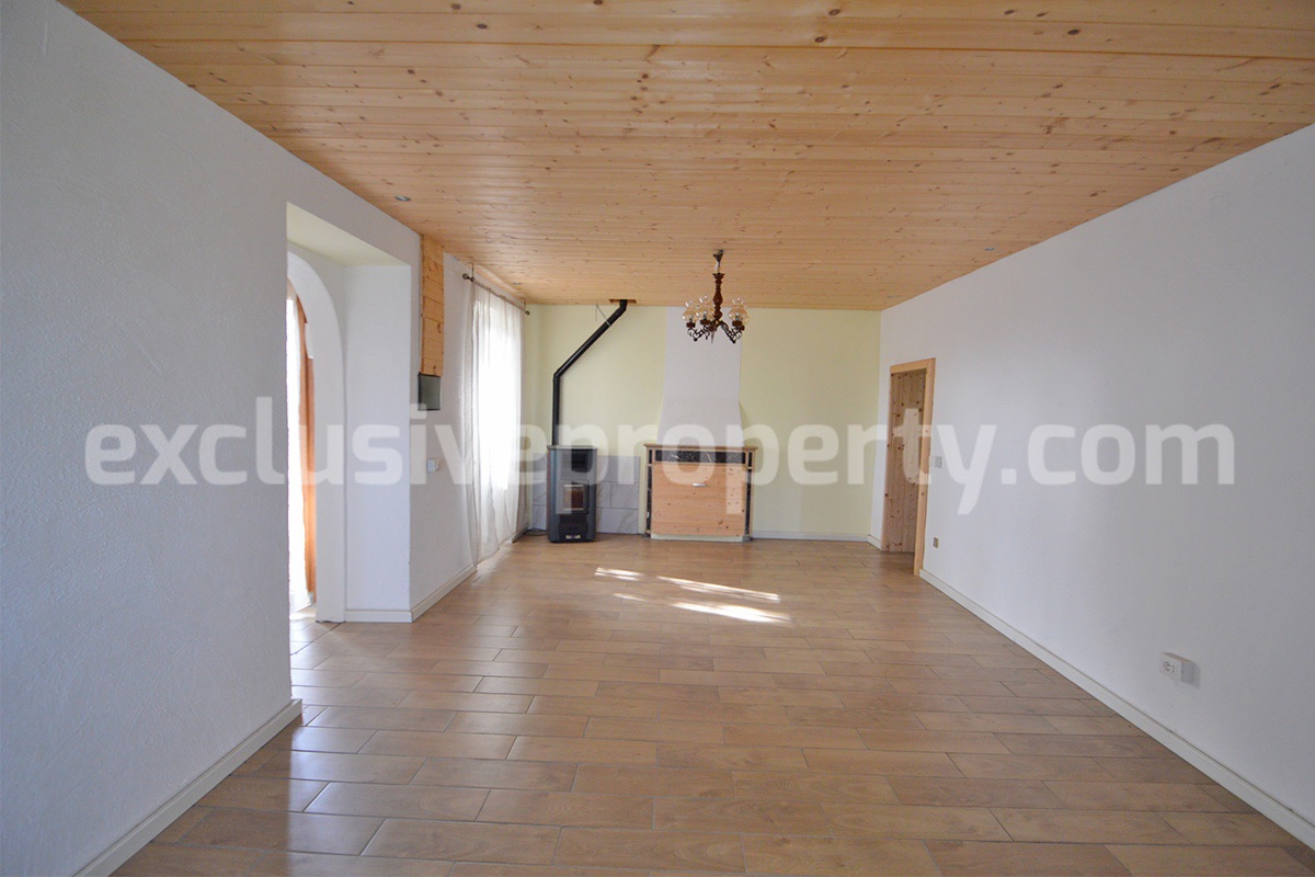 Renovated Countryside House with Garage and Panoramic Views for Sale in Schiavi di Abruzzo - Italy