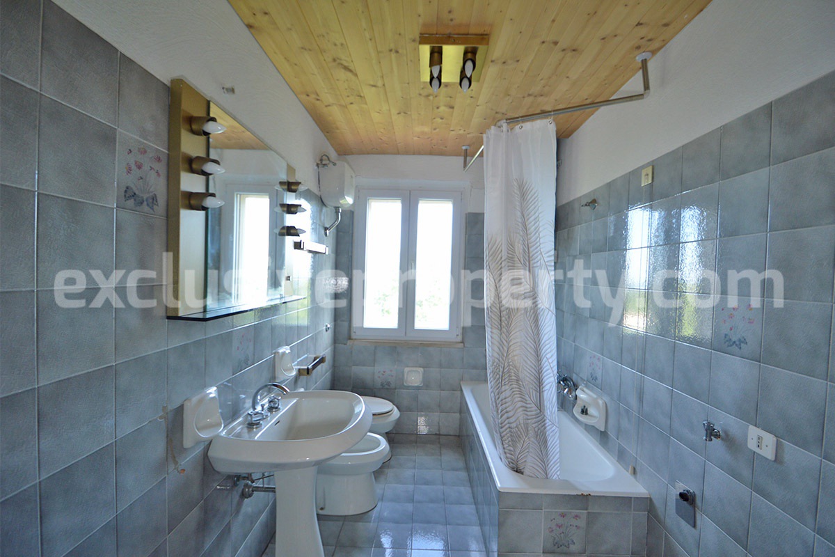 Renovated Countryside House with Garage and Panoramic Views for Sale in Schiavi di Abruzzo - Italy