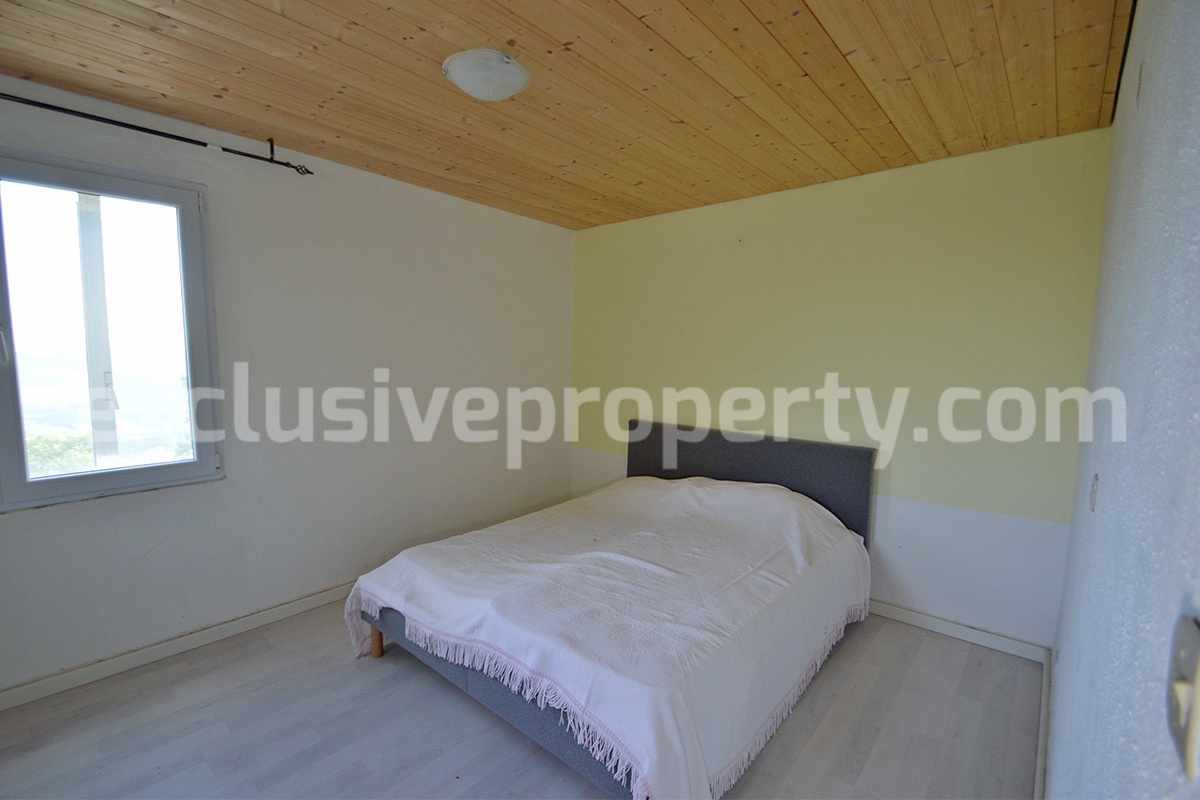 Renovated Countryside House with Garage and Panoramic Views for Sale in Schiavi di Abruzzo - Italy
