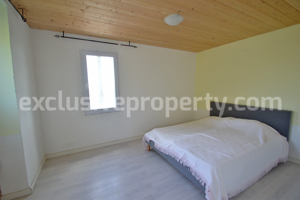 Renovated Countryside House with Garage and Panoramic Views for Sale in Schiavi di Abruzzo - Italy