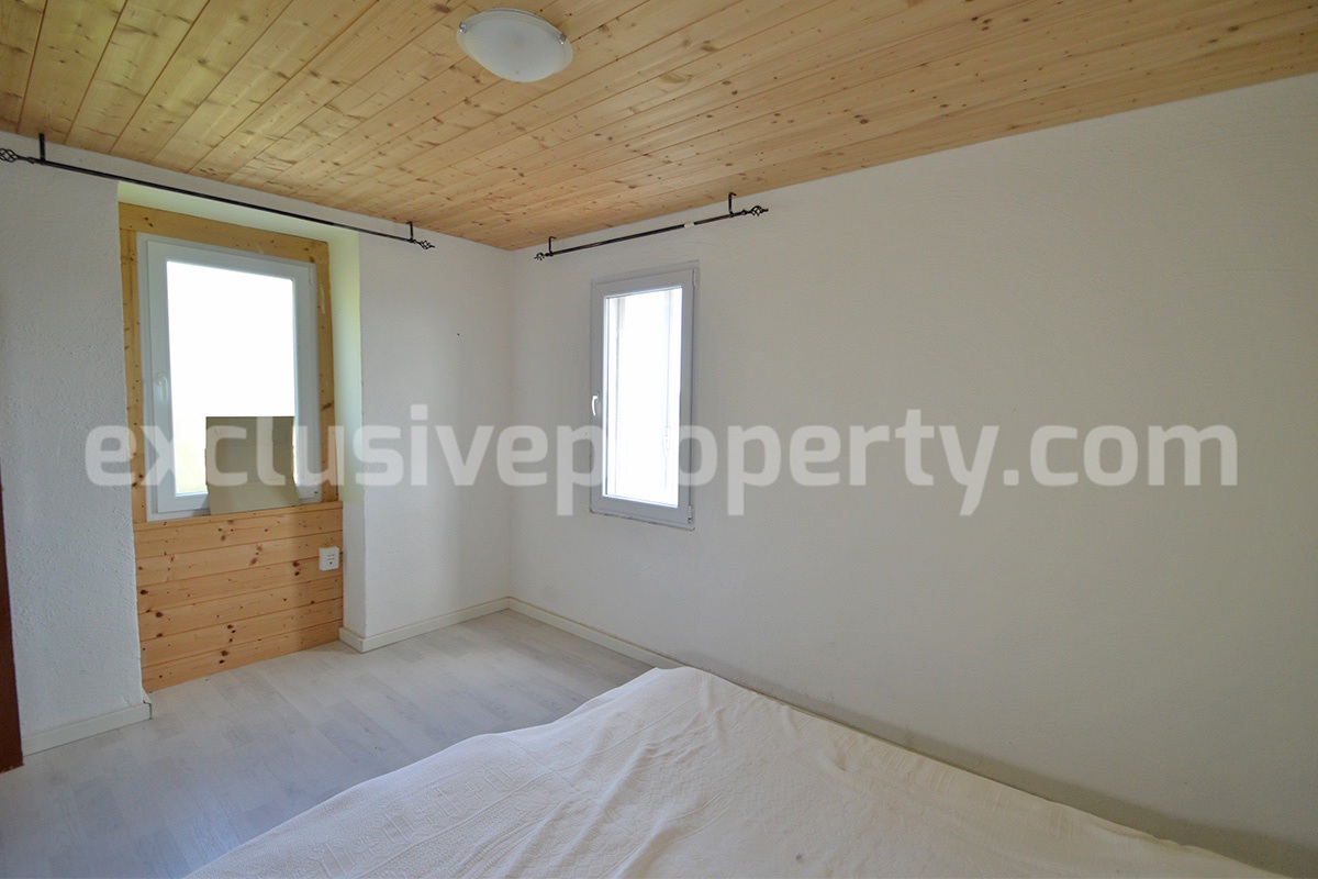 Renovated Countryside House with Garage and Panoramic Views for Sale in Schiavi di Abruzzo - Italy