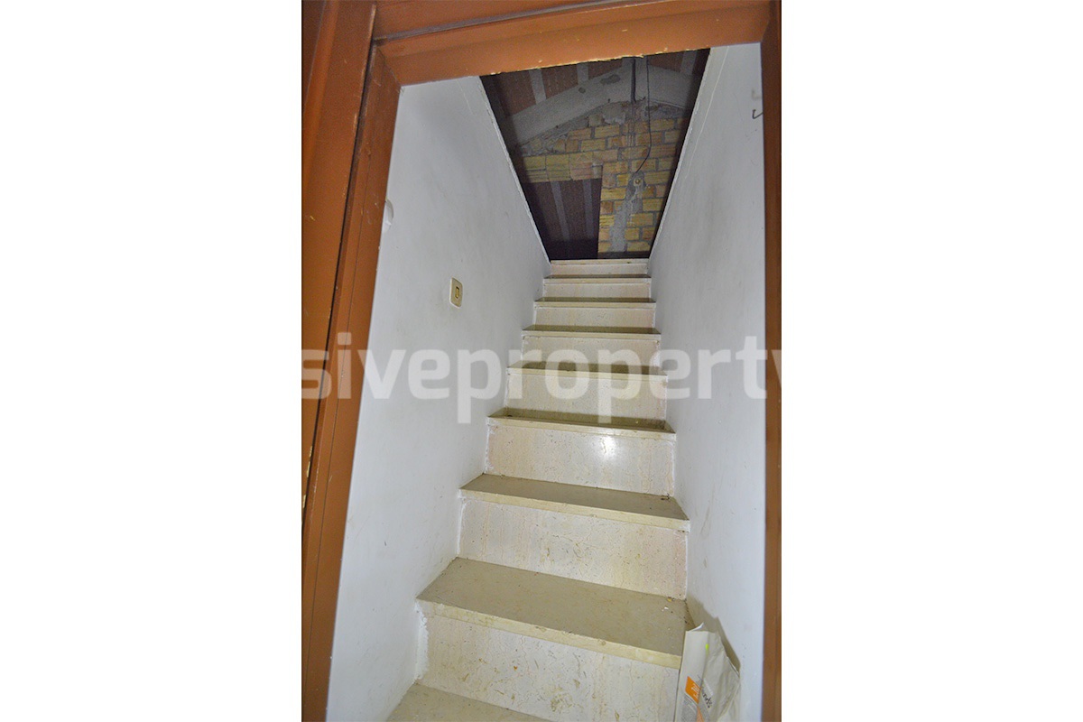 Renovated Countryside House with Garage and Panoramic Views for Sale in Schiavi di Abruzzo - Italy