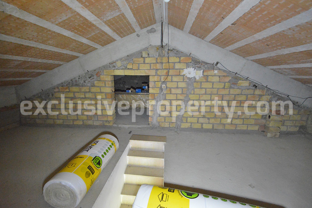 Renovated Countryside House with Garage and Panoramic Views for Sale in Schiavi di Abruzzo - Italy