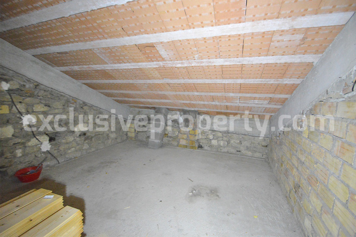 Renovated Countryside House with Garage and Panoramic Views for Sale in Schiavi di Abruzzo - Italy