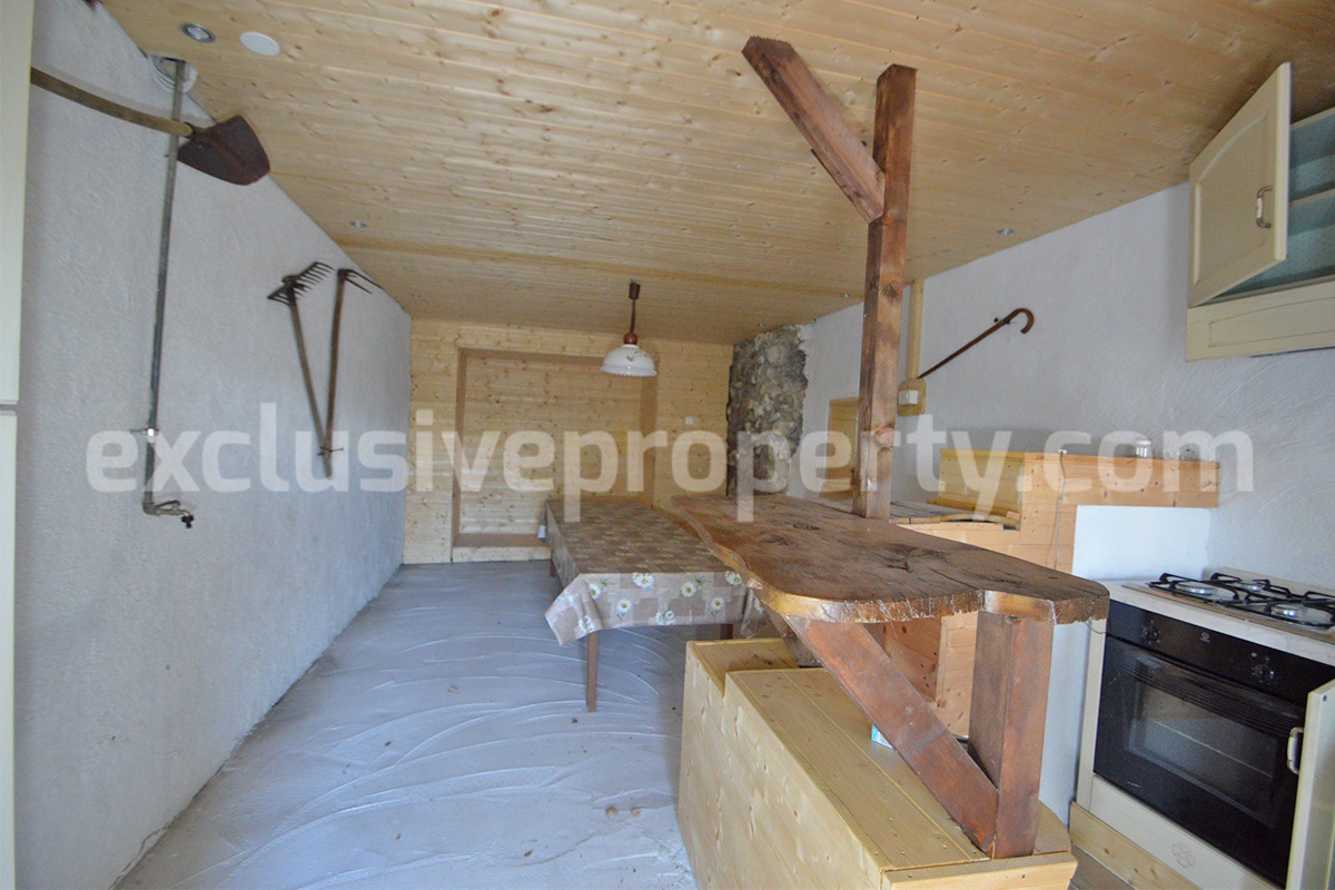 Renovated Countryside House with Garage and Panoramic Views for Sale in Schiavi di Abruzzo - Italy