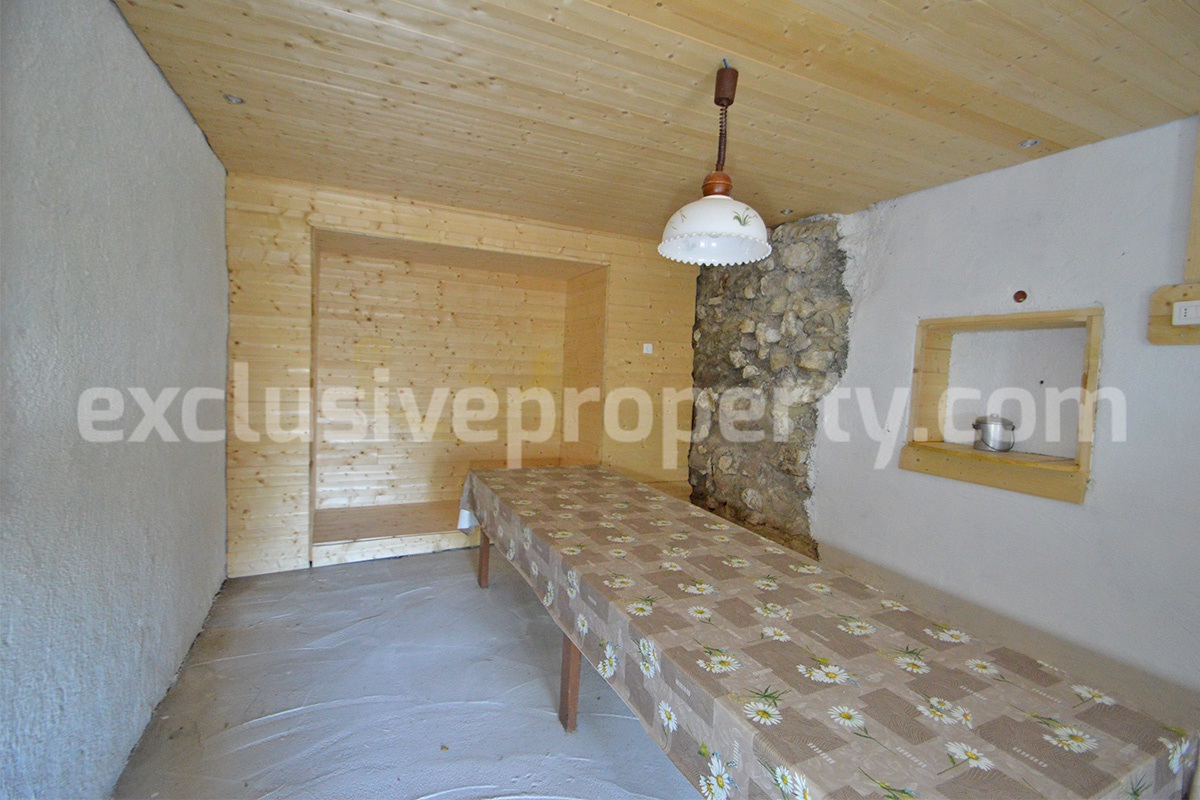 Renovated Countryside House with Garage and Panoramic Views for Sale in Schiavi di Abruzzo - Italy