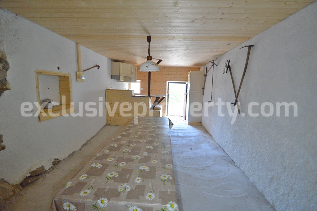 Renovated Countryside House with Garage and Panoramic Views for Sale in Schiavi di Abruzzo - Italy