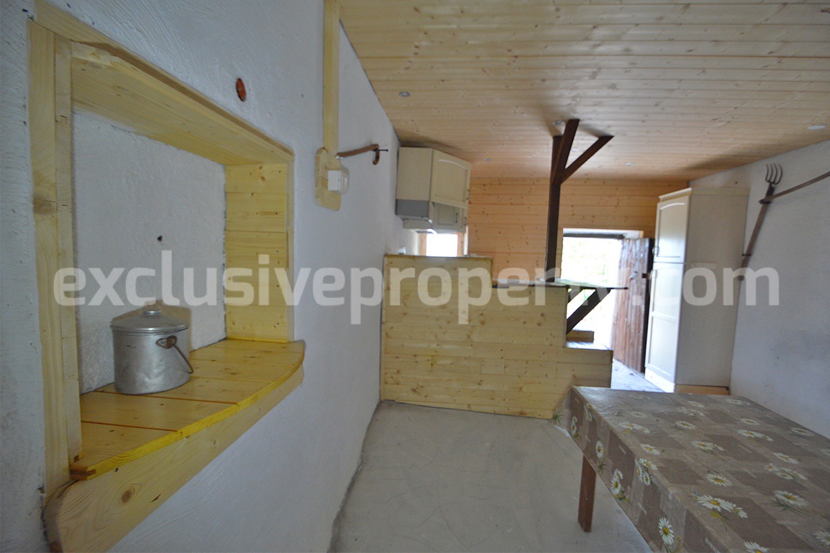 Renovated Countryside House with Garage and Panoramic Views for Sale in Schiavi di Abruzzo - Italy