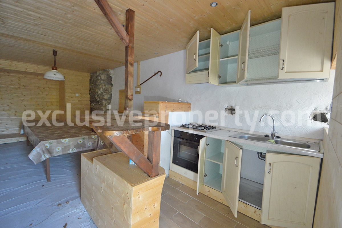 Renovated Countryside House with Garage and Panoramic Views for Sale in Schiavi di Abruzzo - Italy