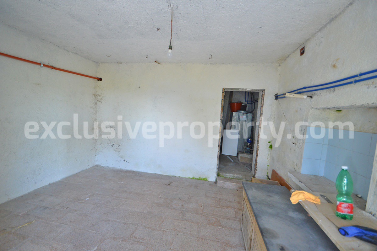 Renovated Countryside House with Garage and Panoramic Views for Sale in Schiavi di Abruzzo - Italy