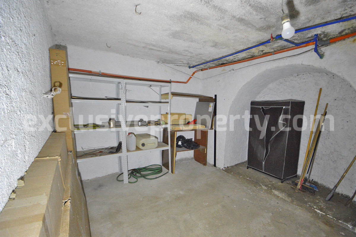Renovated Countryside House with Garage and Panoramic Views for Sale in Schiavi di Abruzzo - Italy