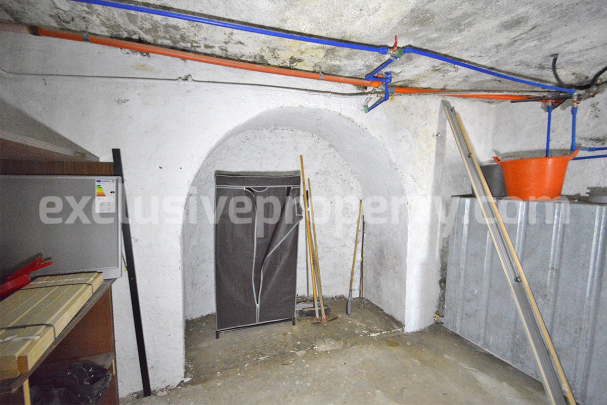 Renovated Countryside House with Garage and Panoramic Views for Sale in Schiavi di Abruzzo - Italy
